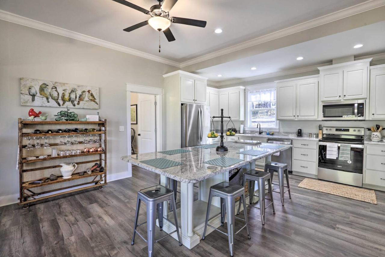 White Oak Creek Home With Views, Deck And Pool Access! Юфола Екстер'єр фото